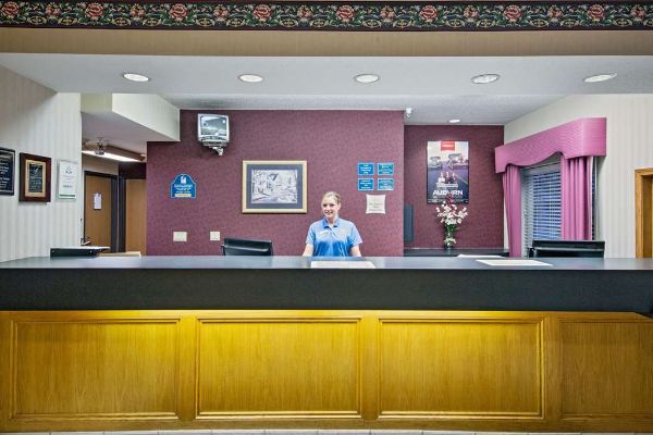 Baymont Inn & Suites Auburn